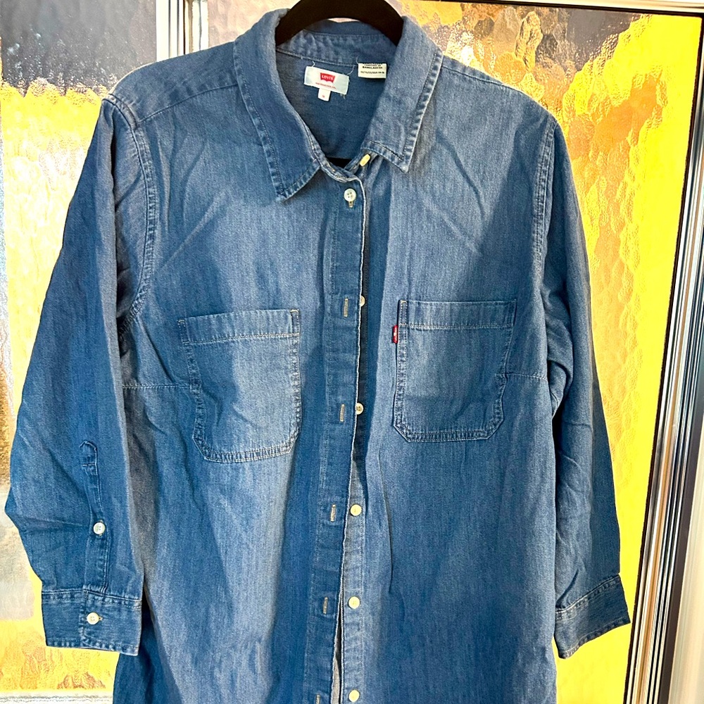 Levi’s 1x women’s denim buttons down shirt